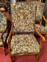 Кресло старинное 10