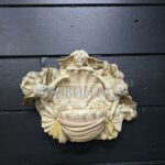 Декоративный элемент/Подставка с путти 13