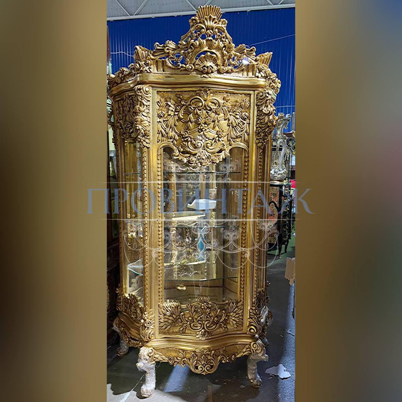 Витрина в дворцовом стиле
