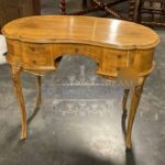 Стол дамский винтажный 11