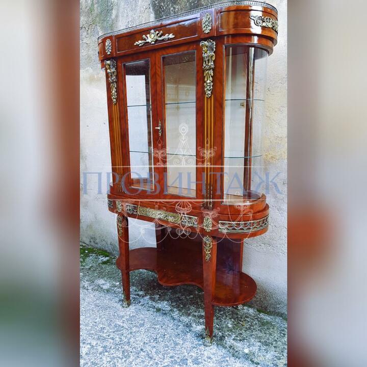 Витрина в стиле ампир