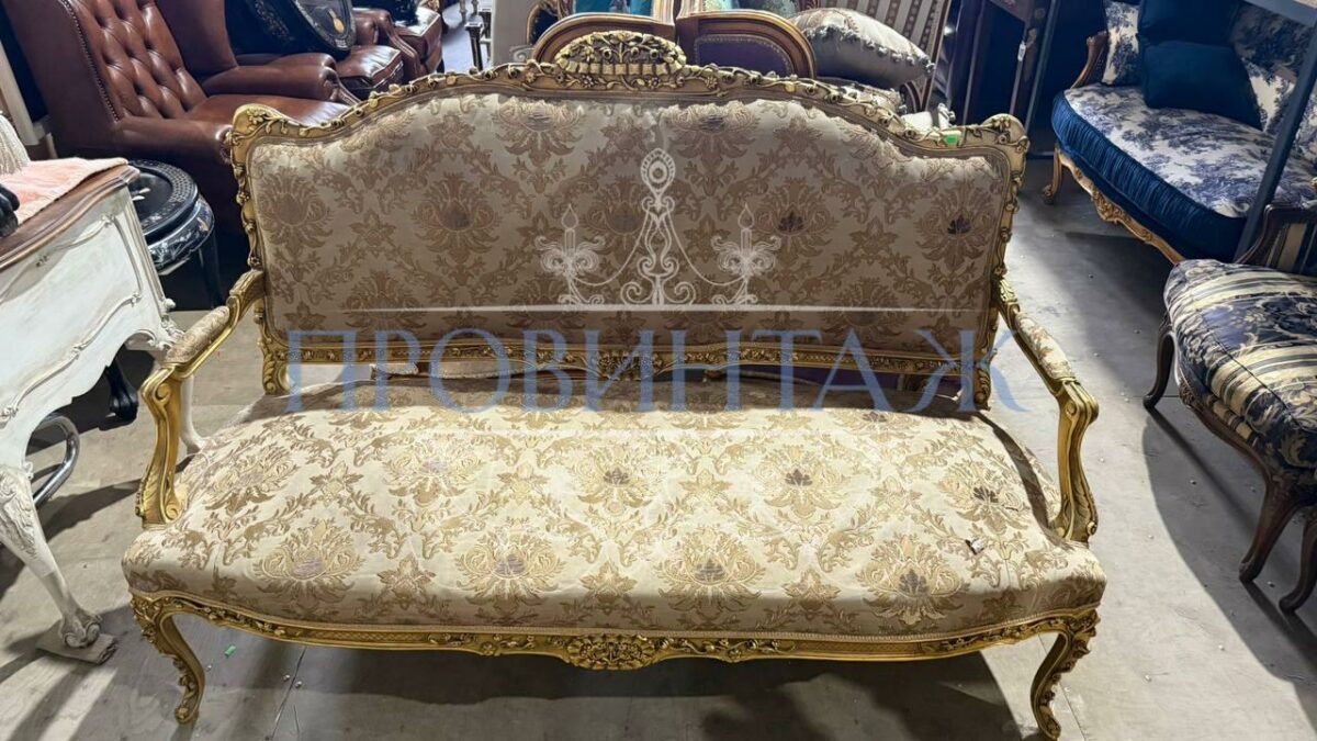 Комплект мягкой мебели для гостиной в стиле Людовика XVI 5