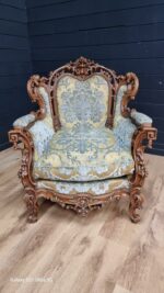 Комплект мягкой мебели для гостиной в стиле барокко 16