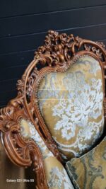 Комплект мягкой мебели для гостиной в стиле барокко 17