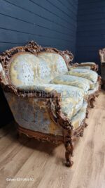 Комплект мягкой мебели для гостиной в стиле барокко 19