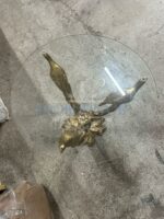 Стол со стеклянной столешницей и подстольем в форме птиц на дереве 24