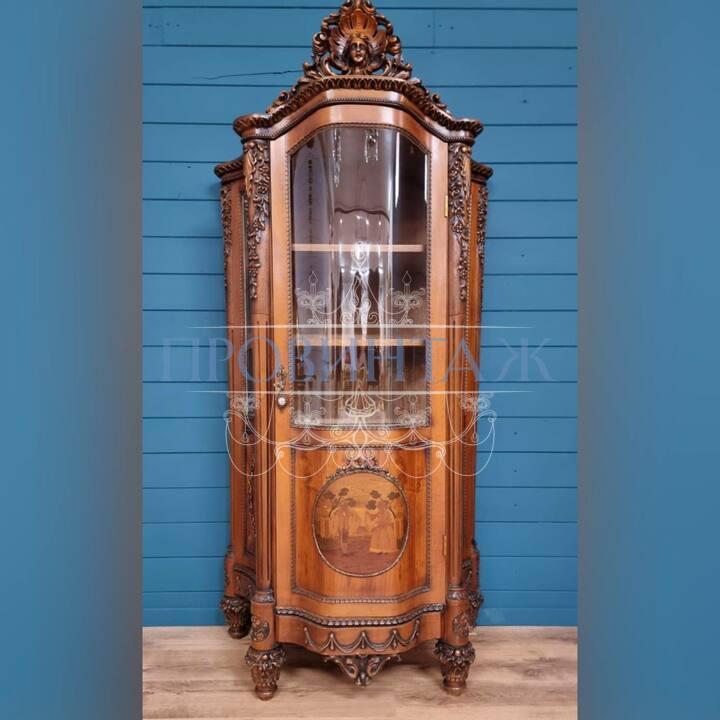 Витрина в стиле Людовика XVI