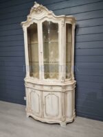 Витрина винтажная 15