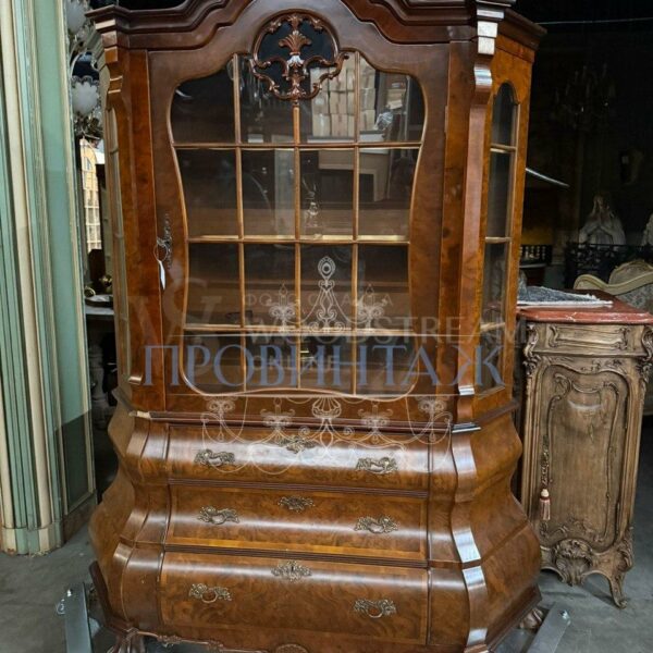 Витрина в стиле Чиппендейл 2