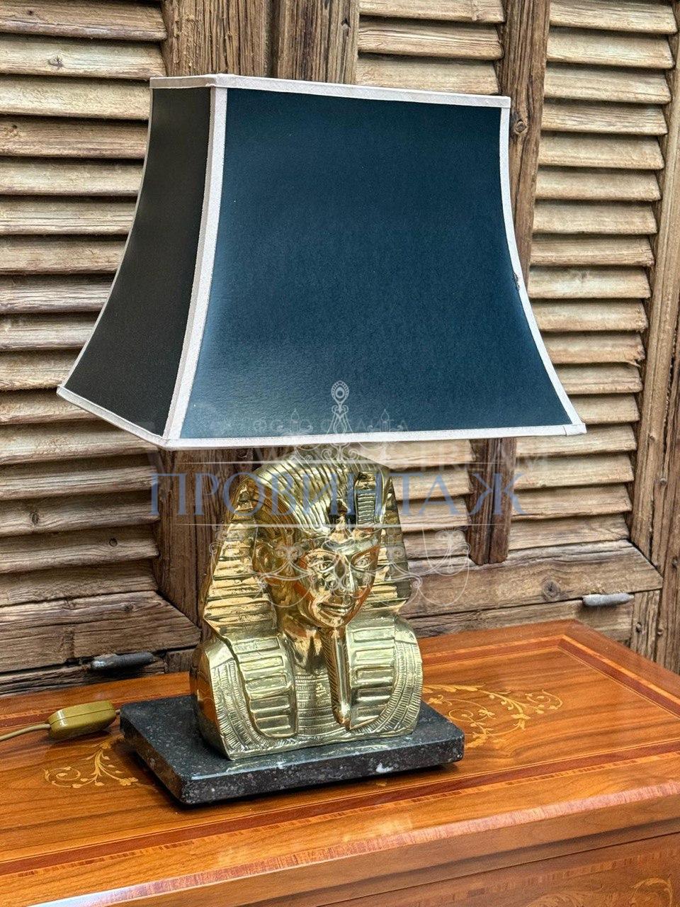 Лампа настольная винтажная со скульптурой Фараона