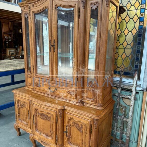 Витрина в стиле Людовика XV 2