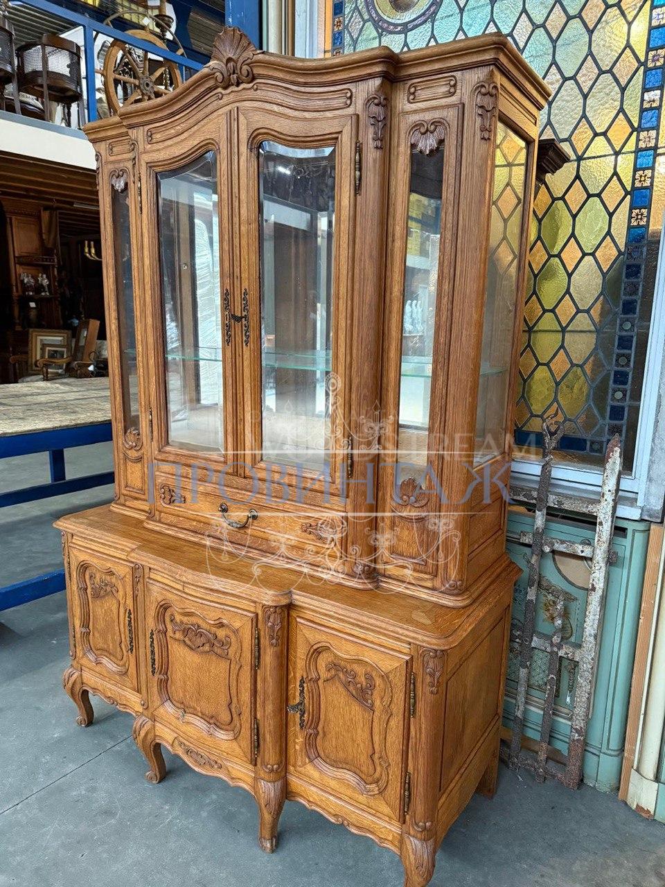 Витрина в стиле Людовика XV