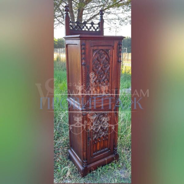 Шкаф/Сервант в готическом стиле 2