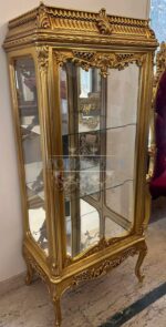 Витрина в дворцовом стиле 11