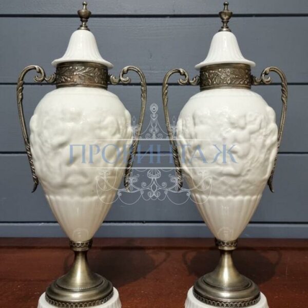 Стол/подставка винтажная 25