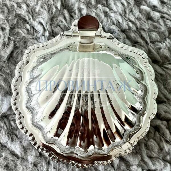 Витрина в дворцовом стиле 15