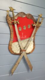 Декоративный элемент/Герб и шпага 2 штуки 20