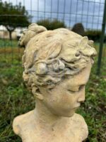 Скульптура/Бюст девушки садово-парковый 14