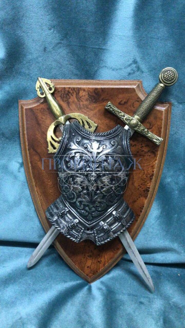 Декоративный элемент/Щит Кираса и Мечи 3 Декоративный элемент/Щит Кираса и Мечи 3