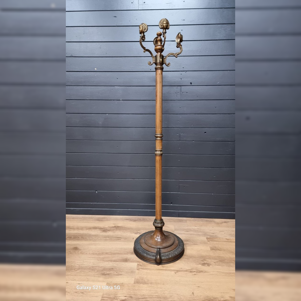 Вешалка напольная винтажная