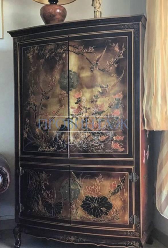 Шкаф в стиле шинуазри