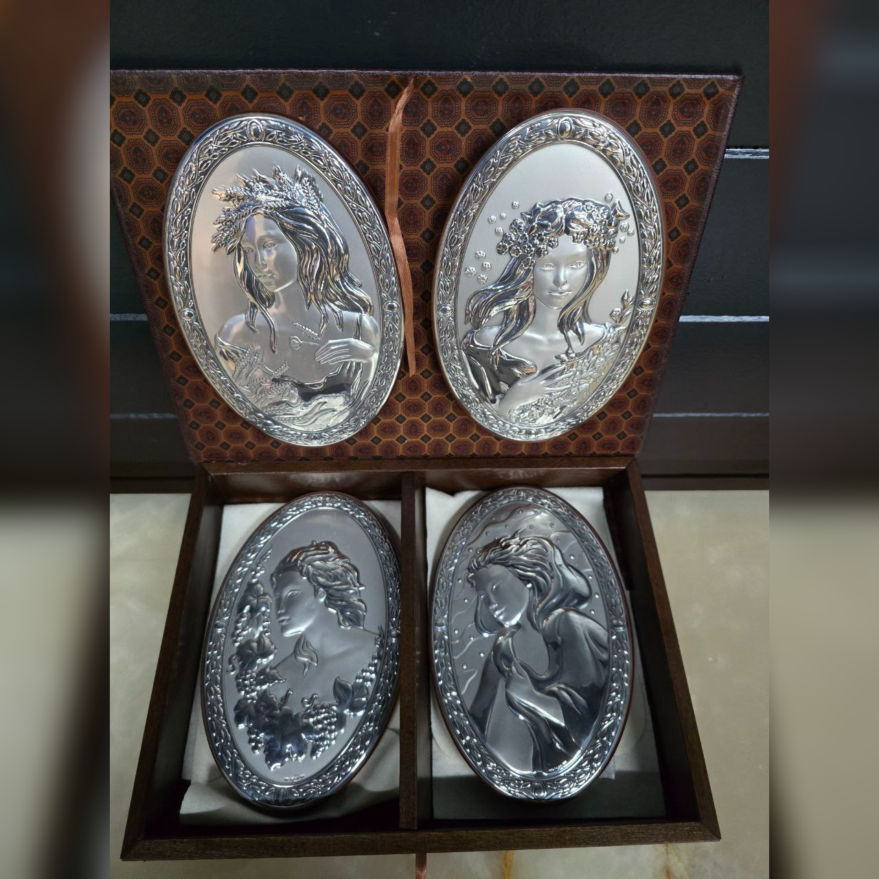 Шкаф/Витрина в стиле неоготика 20