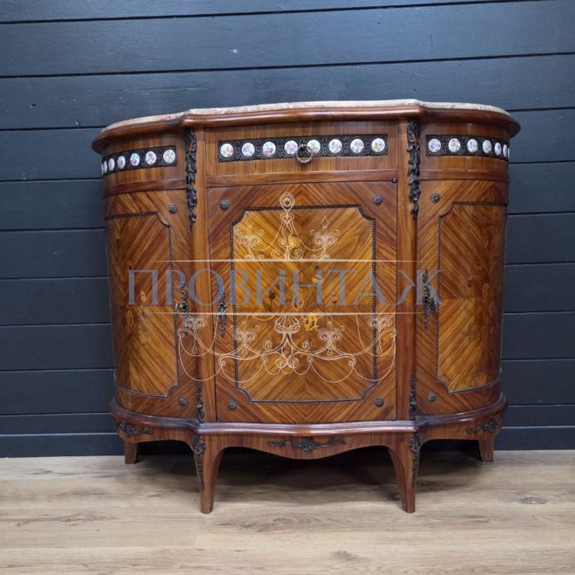 Витрина винтажная 32