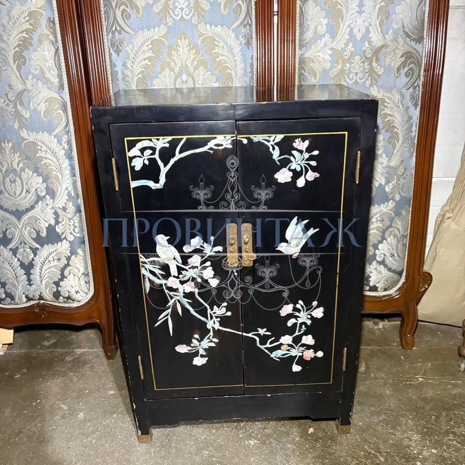 Тумба в стиле шинуазри