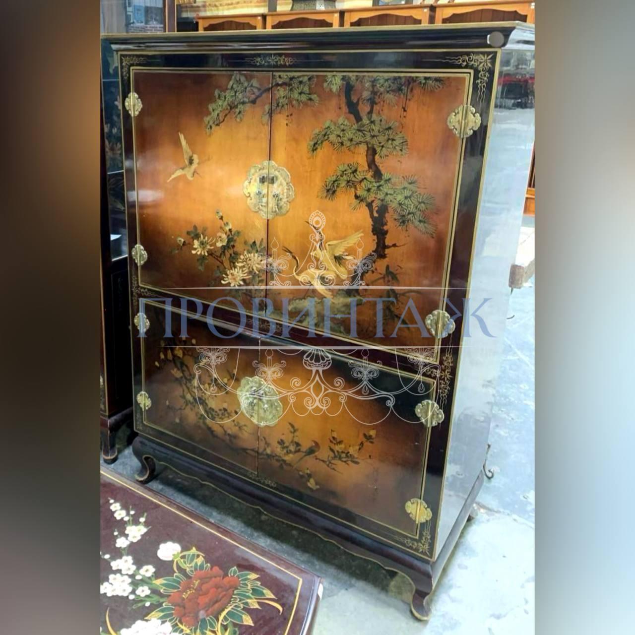 Шкаф в стиле шинуазри