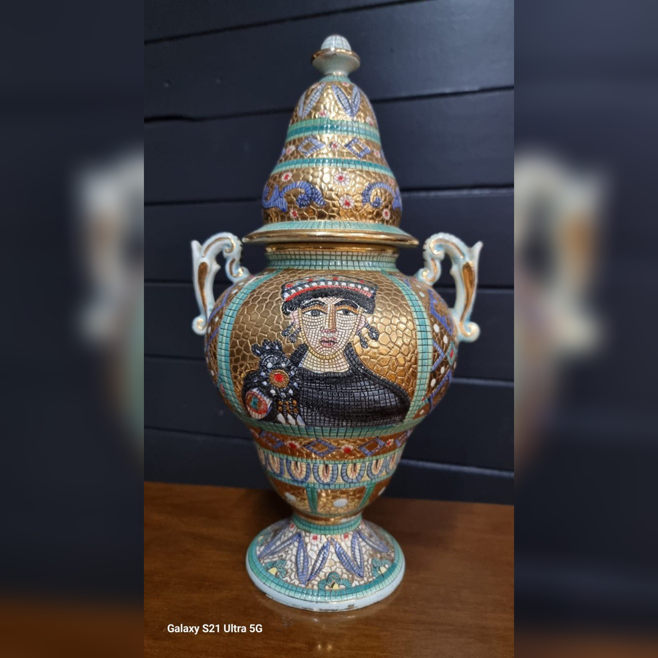 Ваза с крышкой в стиле шинуазри 3 Ваза с крышкой в стиле шинуазри 3