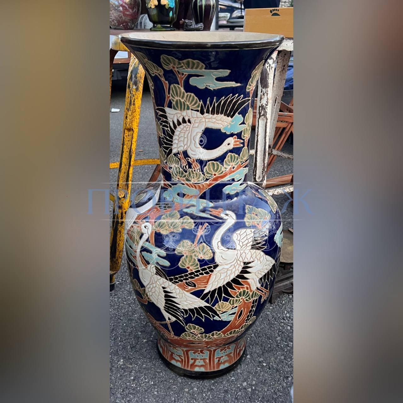 Ваза в стиле шинуазри