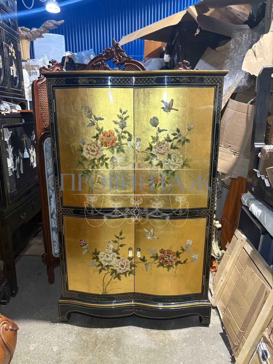 Шкаф в стиле шинуазри