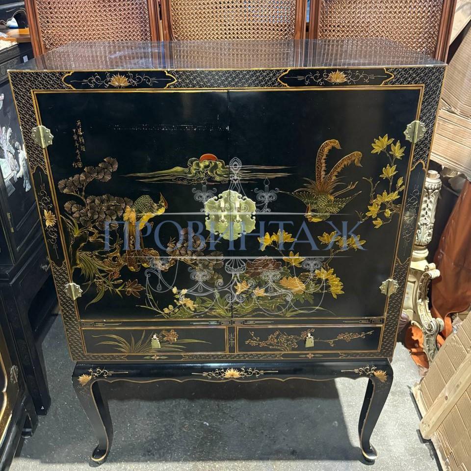 Шкаф в стиле шинуазри