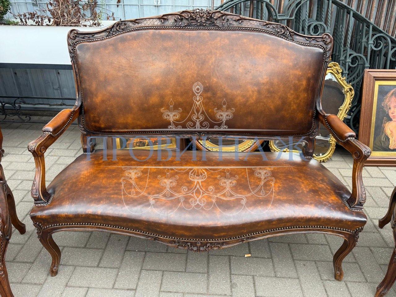 Диван в стиле Людовика XV