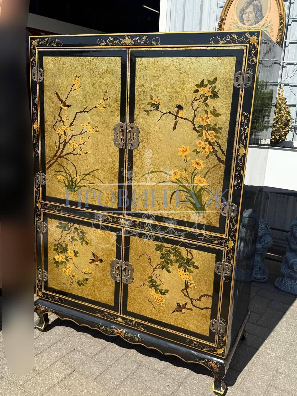 Шкаф в стиле шинуазри