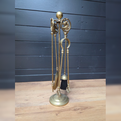 Подставка и Комплект каминных инструментов