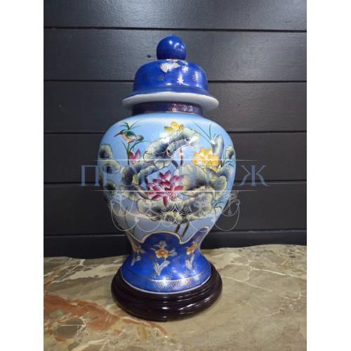 Ваза с крышкой в стиле шинуазри