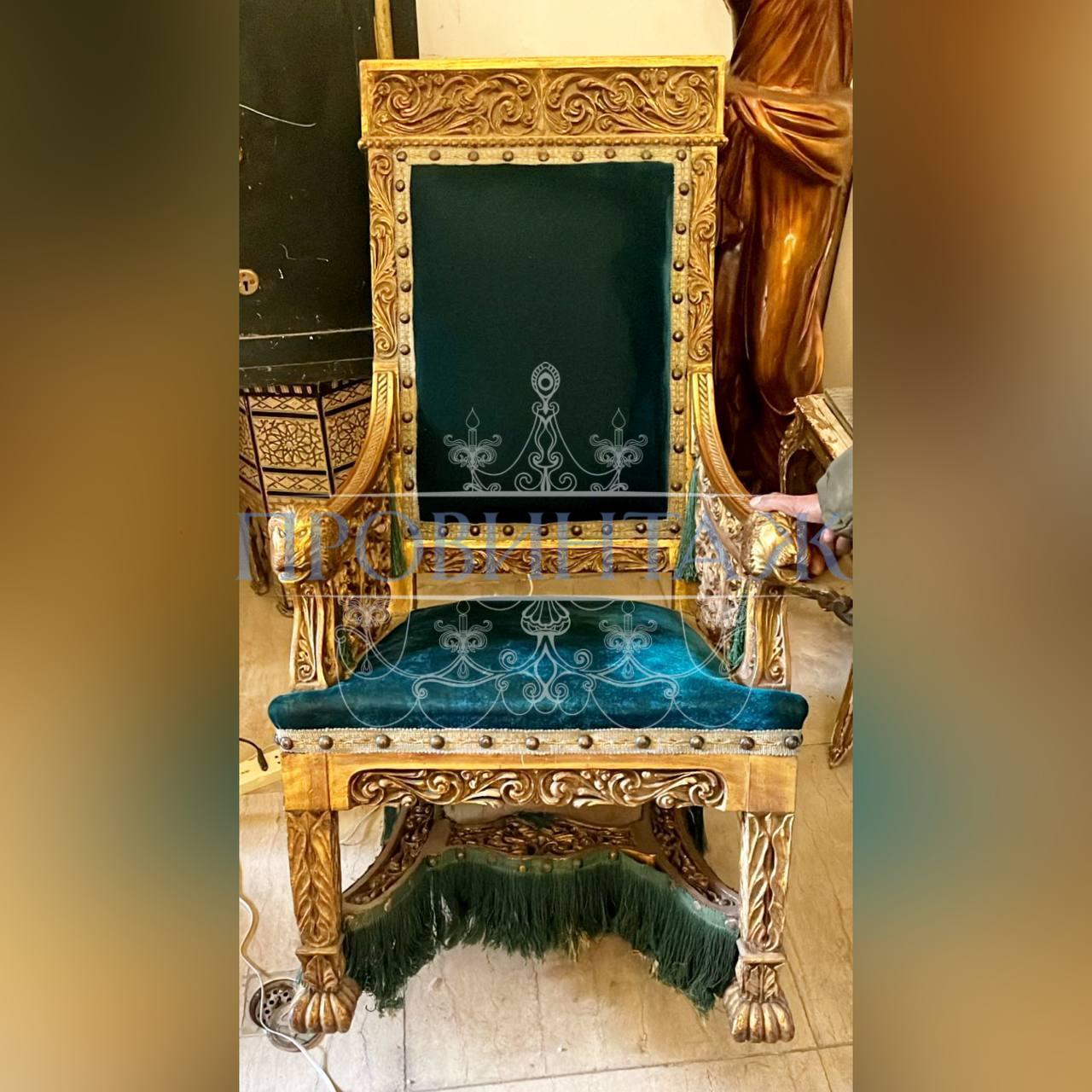 Стол/Подставка в стиле Буль 11