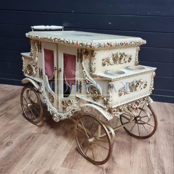 Стол сервировочный в форме кареты в стиле венецианского барокко