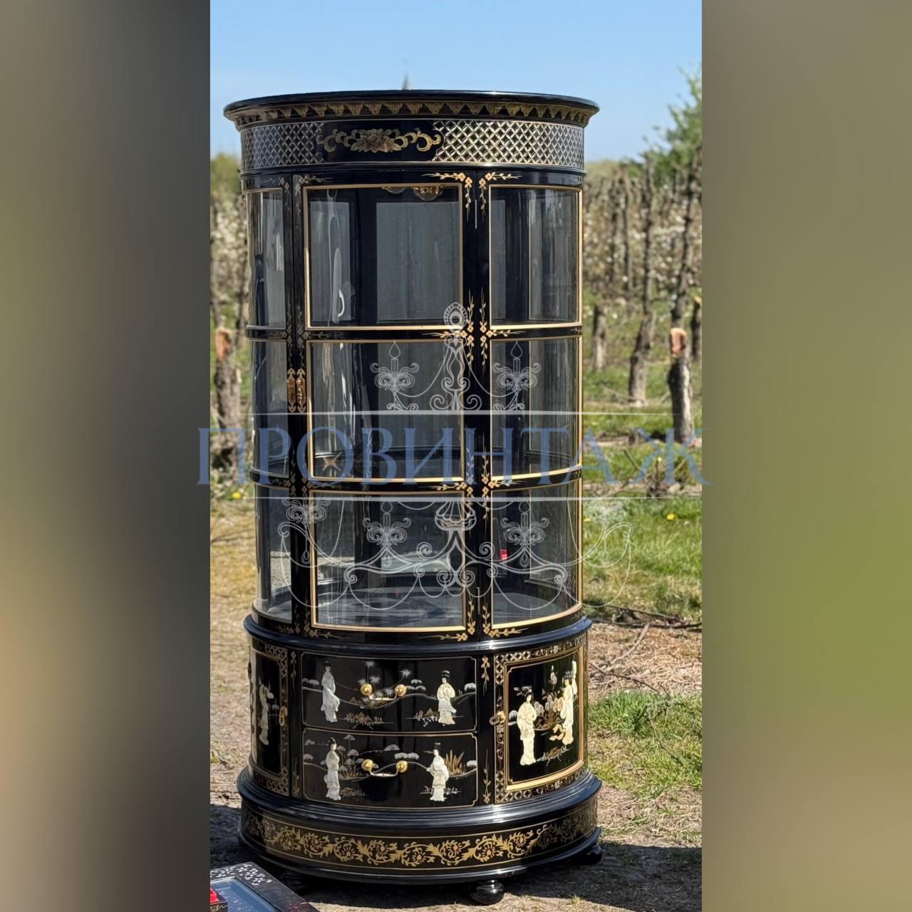 Витрина в стиле шинуазри