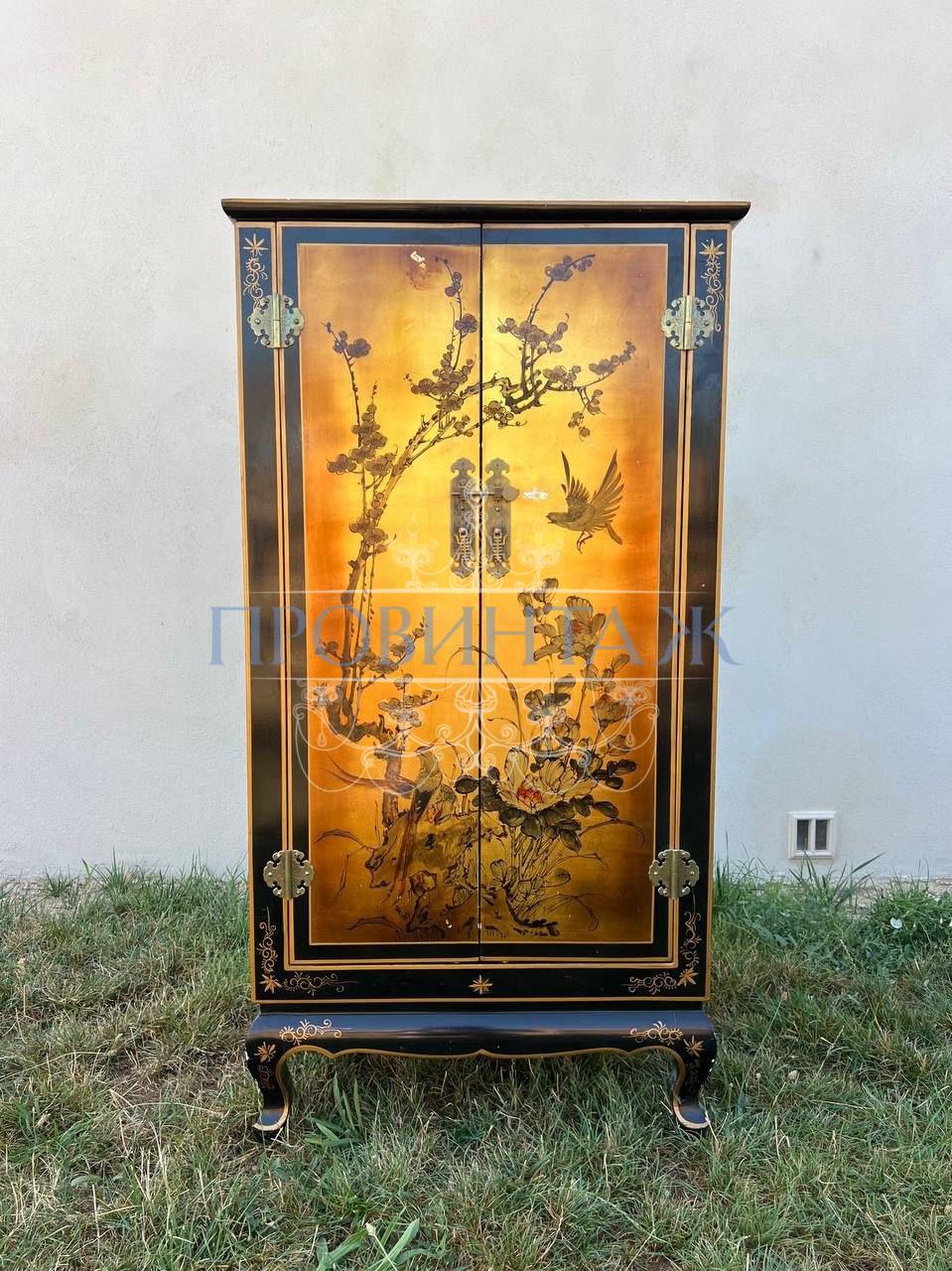 Шкаф в стиле шинуазри